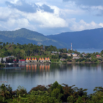 How an IoT edge device can be used as a gateway?